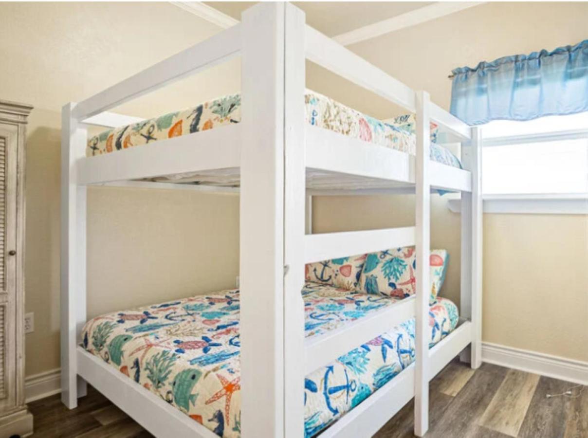 Fancy Nancy 2 Min Walk To Beach, Lyft, Pet-Friendly Bolivar Peninsula المظهر الخارجي الصورة